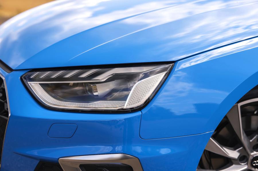 Детали экстерьера Audi A4 40 TFSI S-Line (B9) 2019 года  (UK) (фото 12 из 31)